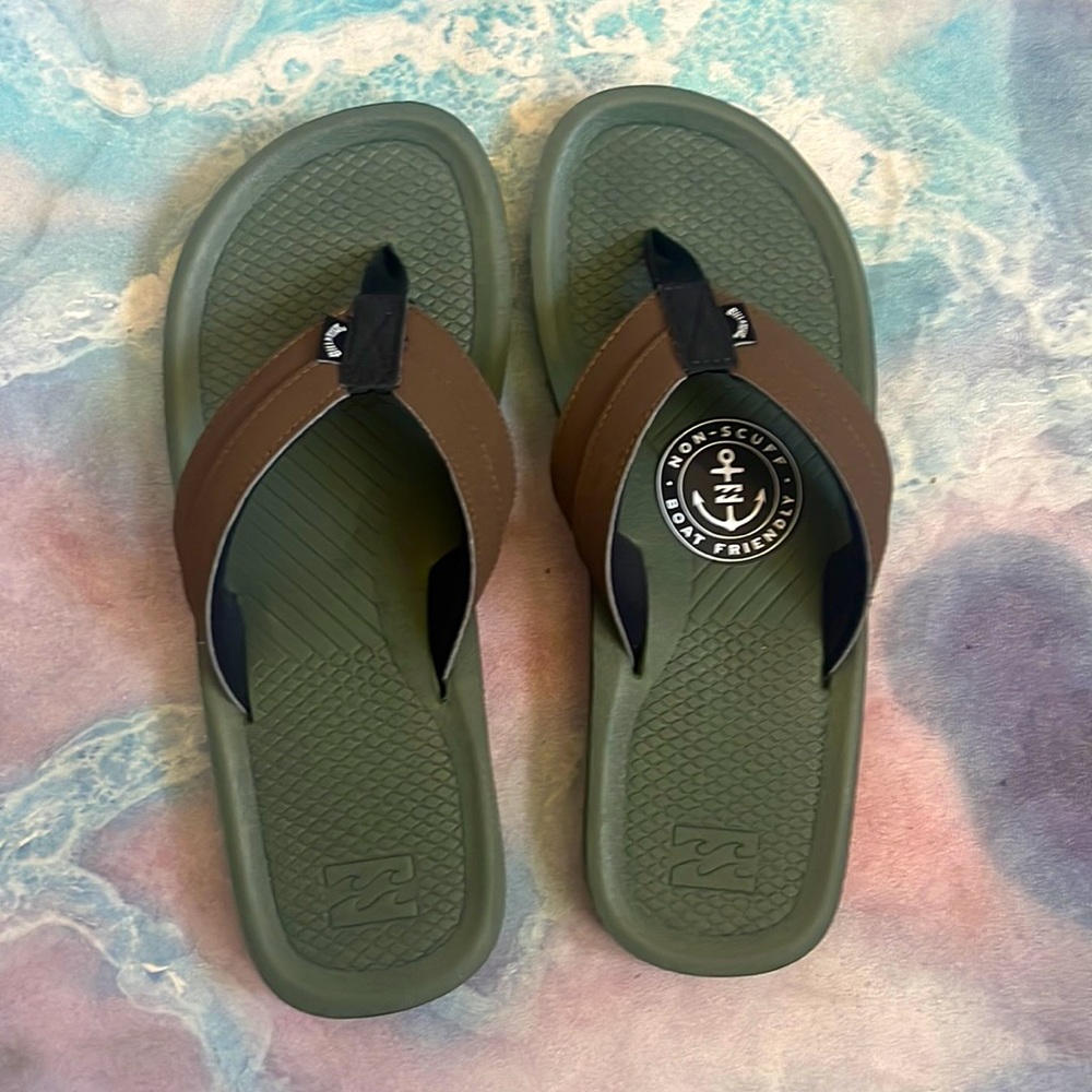 Men’s billabong flip flops brand new never worn